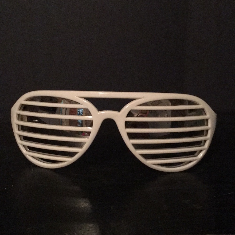 aviator style sunglasses